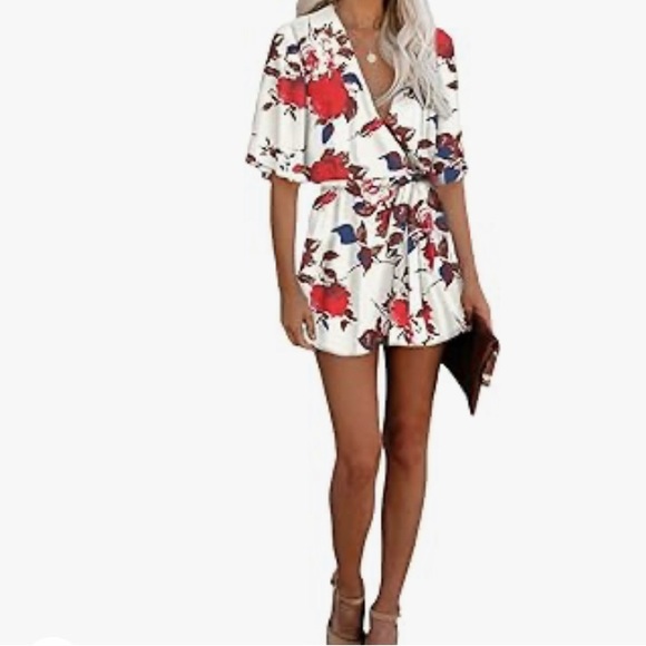 ✨🦋BNWT🦋SEXY WHITE FLORAL ROMPER🦋VARIOUS SIZES🦋BEAUTIFUL🦋✨ - Picture 3 of 5
